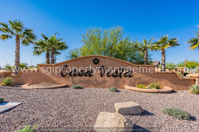 Building Photo - 2038 E Julian Dr