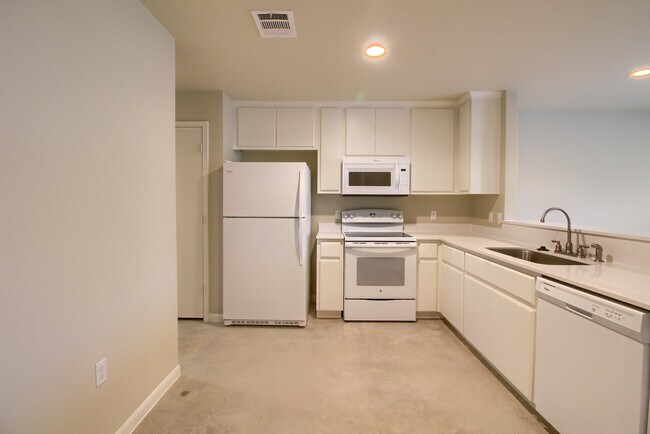 Building Photo - 300 Stubblefield Ln