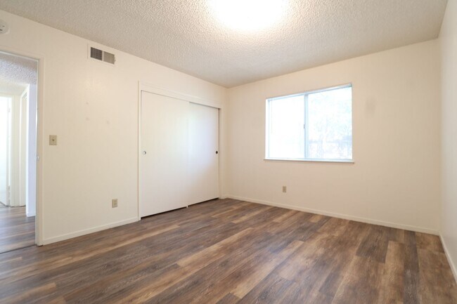 Building Photo - PLACE-NOR712