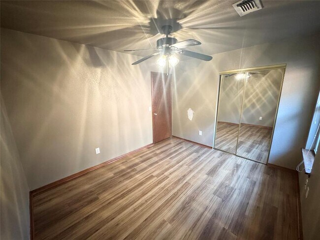 Building Photo - 209 Bradgate Dr