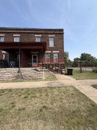 Building Photo - 546 E 7th Ave