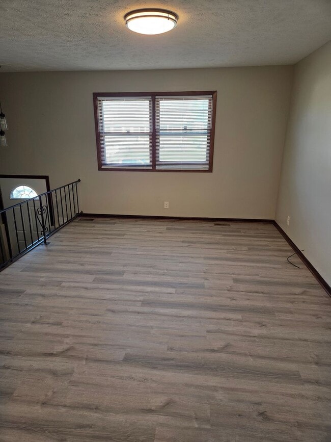 Building Photo - 4/2/1 Newly remodeled with fenced in backyard!!!