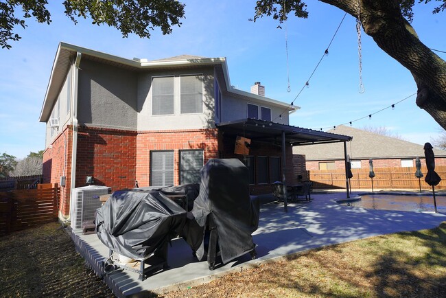 Building Photo - Gorgeous Schertz Home with an In-Ground Po...