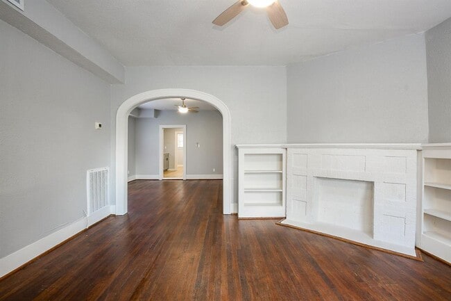 Building Photo - 3015 Isabella St