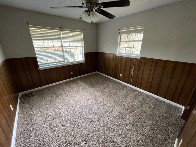 Building Photo - Shadows Acres.. New Flooring..New Paint.....