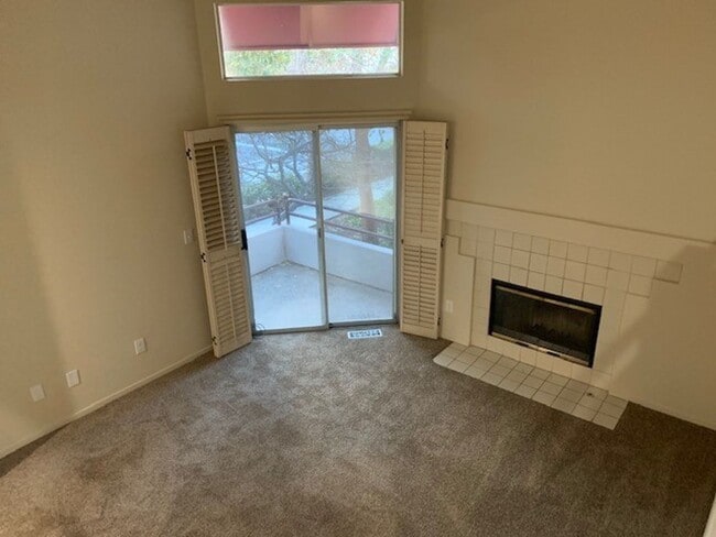 Building Photo - Multilevel townhome at City Homes East