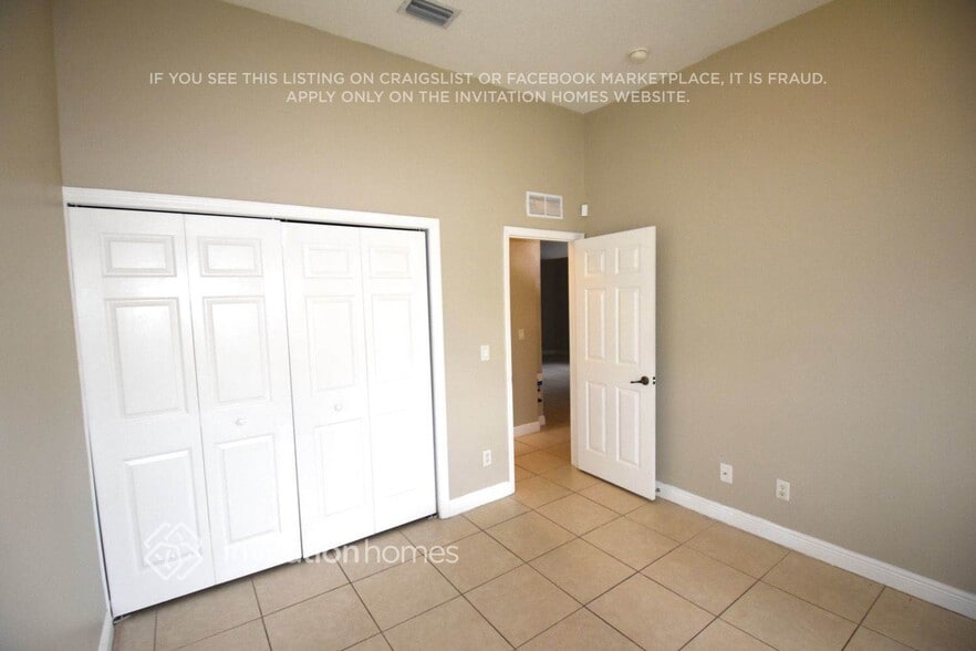 Building Photo - 5221 SW 141st Ave