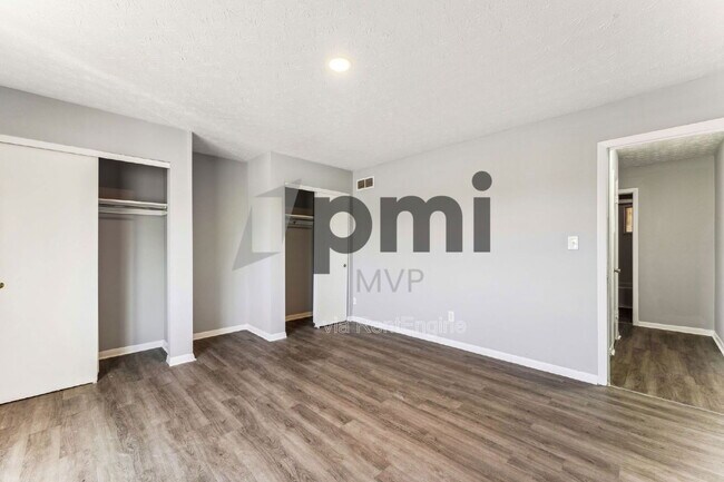 Building Photo - 4056 Carlton Ave