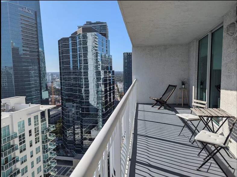 Building Photo - 1101 Brickell Ave