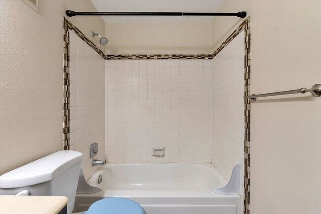 Building Photo - Charming 1 beds 1 bath in Aurora!**Owner i...