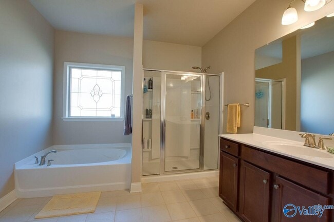 Building Photo - 7206 Lathan Dr SE