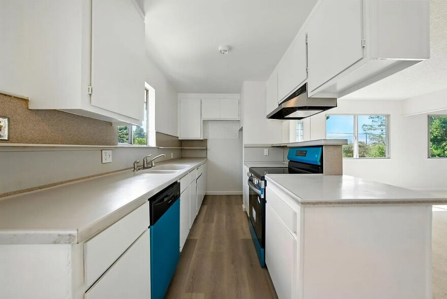 Primary Photo - 1264 Bouret Dr