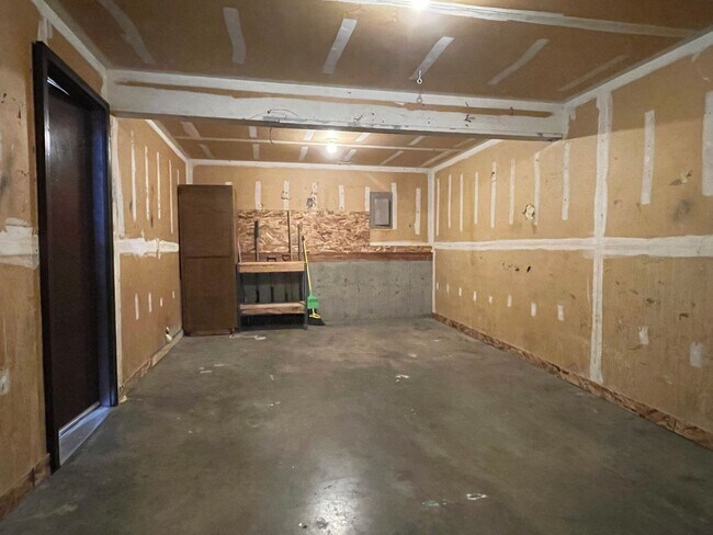 Building Photo - 2207 N Bessie_