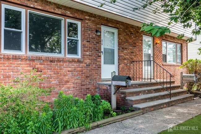 Building Photo - 368-70-370 Voorhees Ave
