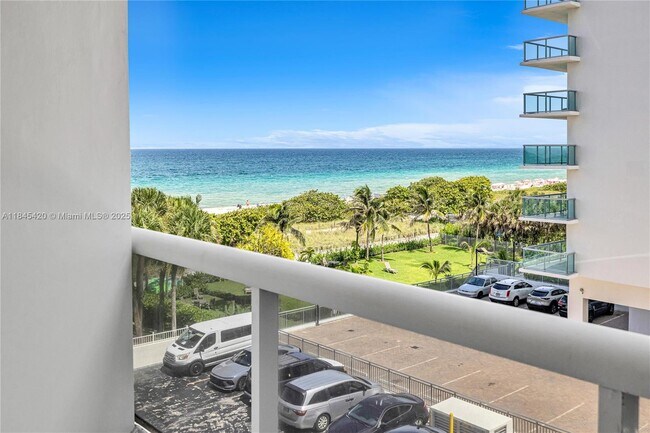 Building Photo - 9559 Collins Ave