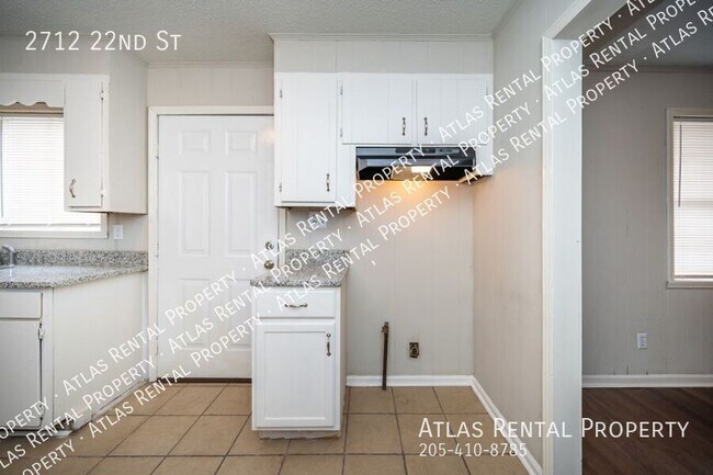 Building Photo - 2712 22nd St