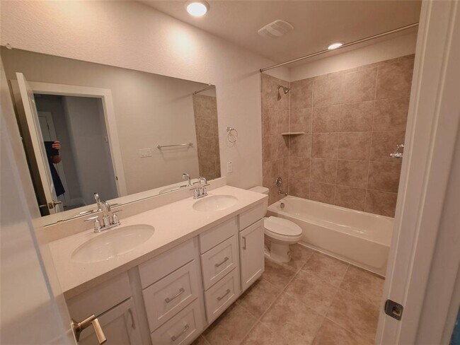 Building Photo - 1720 Purple Martin Dr