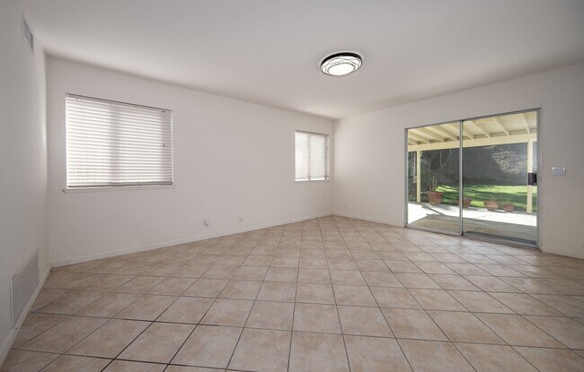 Building Photo - Beautiful 2 Story with Large Lot on Quiet ...
