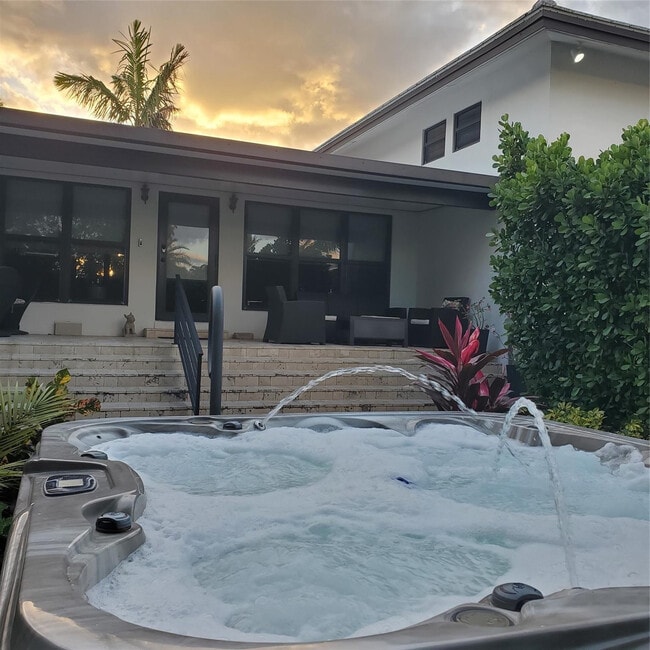 Building Photo - 2009 Admirals Way