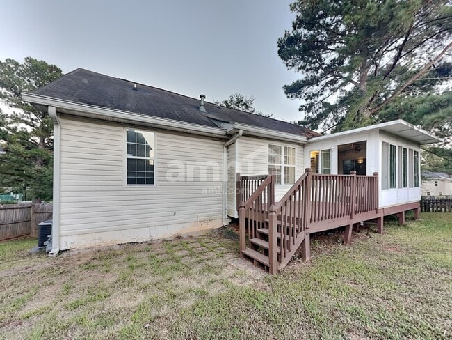 Building Photo - 2717 Oak Meadow Ln