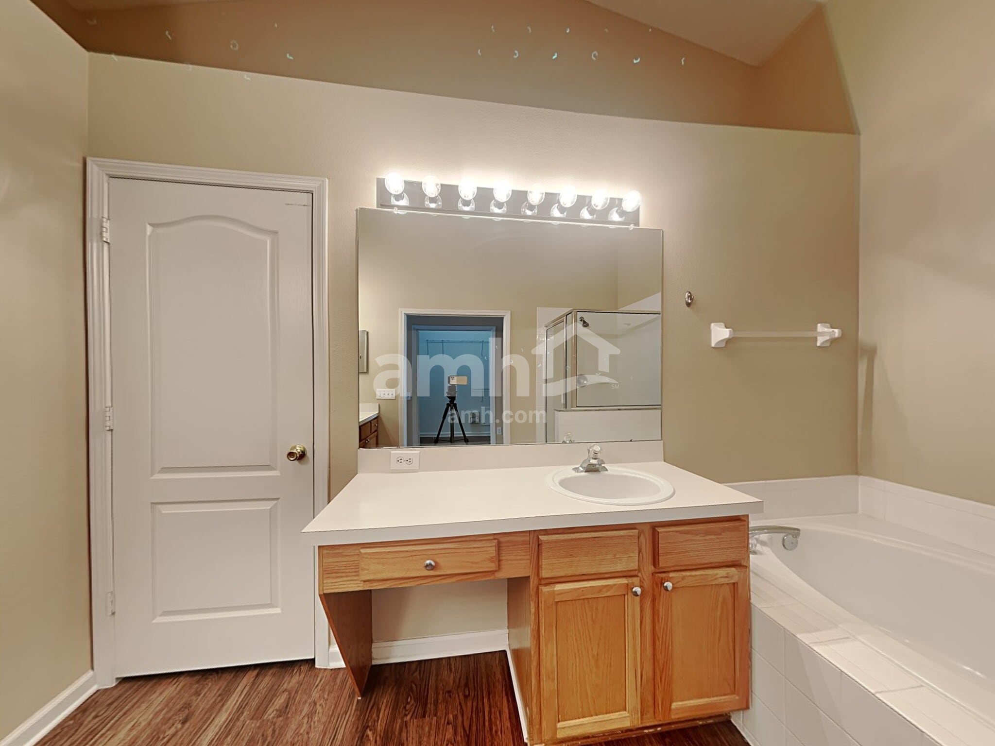 Building Photo - 10412 Soaring Eagle Dr
