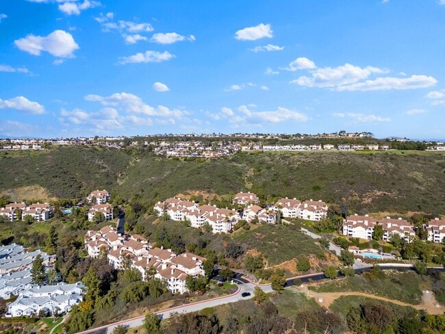 Building Photo - Affinity Townhome in Scripps Ranch
