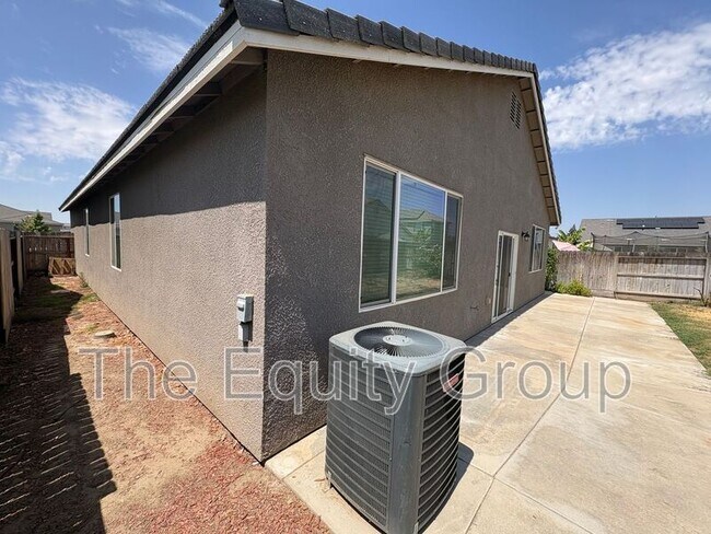 Building Photo - 2240 S Lebec St