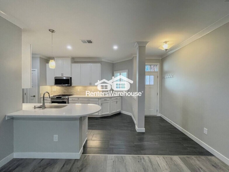 Building Photo - 1907 Doubloon Way