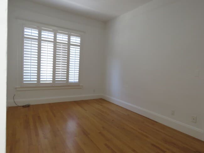 Building Photo - 162HHH