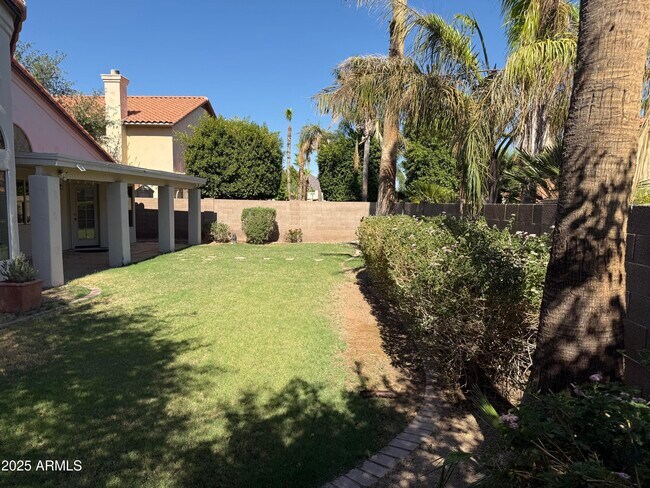 Building Photo - 9175 E Camino Del Santo