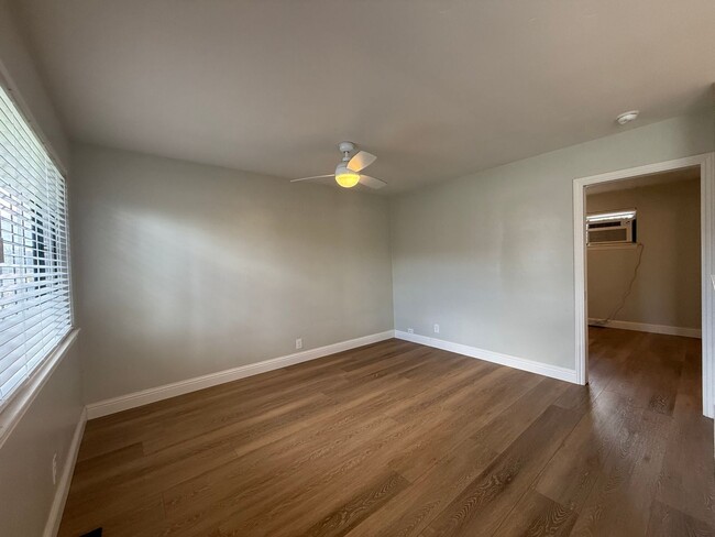 Building Photo - 1060 E Taylor St