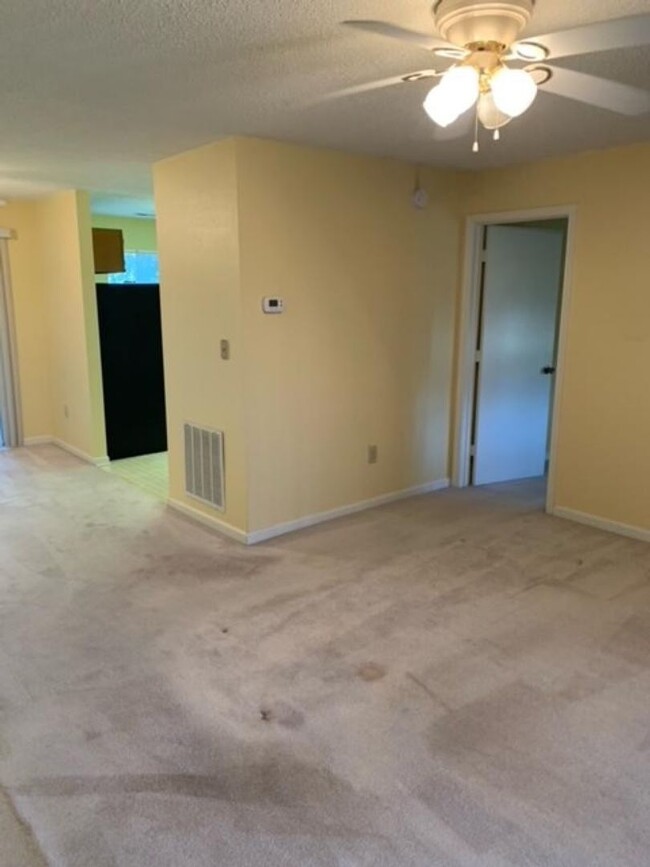 Building Photo - 1 Bedroom/1 Bath condo on 3rd Floor in Myr...