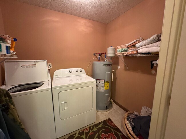Building Photo - Furnished 3-Bedroom, 2-Bath Home in Peacef...