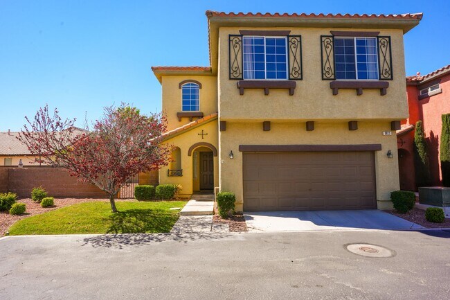 Building Photo - 3 Bed / 2.5 Bath Townhome with Loft, 2 Car Garage & Spacious Backyard – Southern Highlands