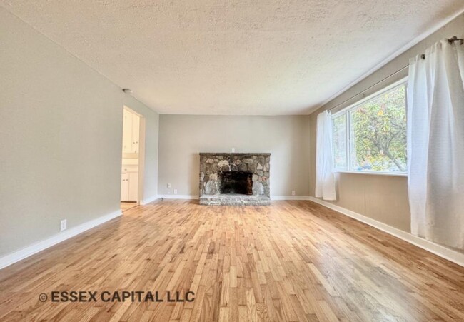 Building Photo - 1628 G St