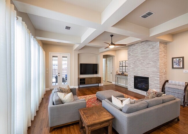 Building Photo - 6828 San Fernando