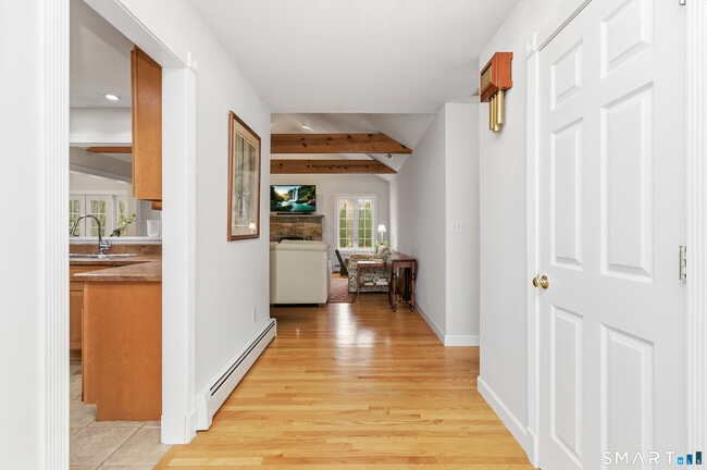 Building Photo - 4 Chatfield St