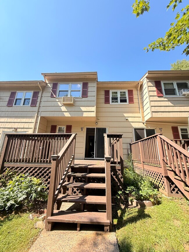 Building Photo - 37 Lantern Park Dr
