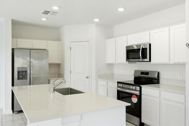 Building Photo - 1140 Tyler Lp