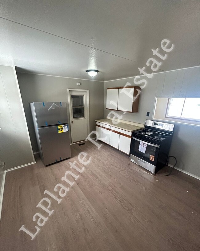 Building Photo - Freshly Updated 3-Bedroom Home Near UT