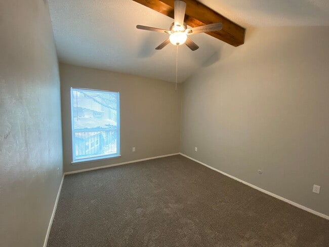 Building Photo - 1 bed 1 bath unit for rent in Dallas!