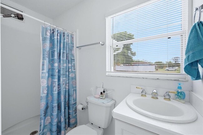 Building Photo - 723 S Brink Ave