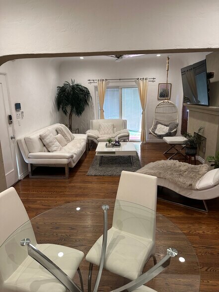 Building Photo - 1416 S Crest Dr