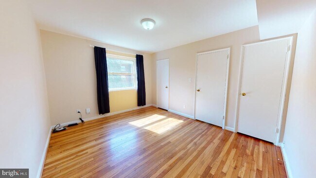 Building Photo - 6186 Greenwood Dr