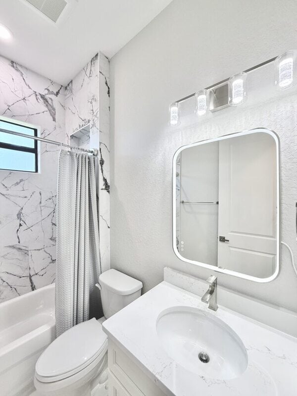 Building Photo - 20 Coxswain Dr