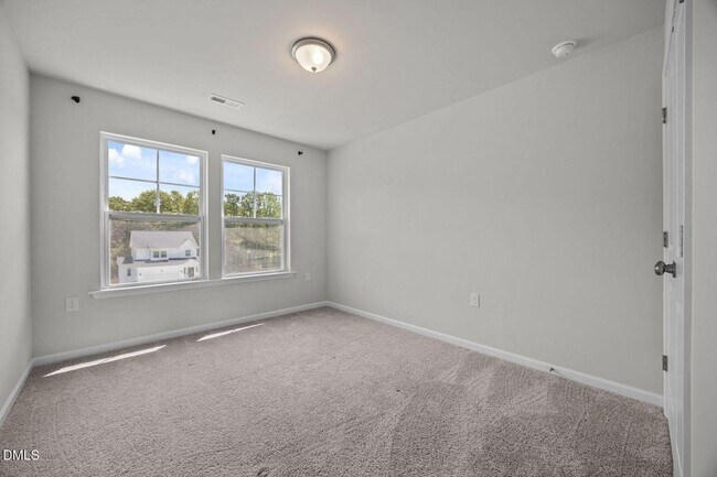 Building Photo - 200 Beacon Hl Rd