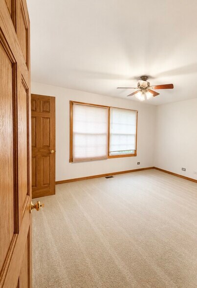 Building Photo - 935 Brower Dr