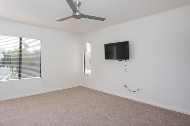 Building Photo - 35200 Cathedral Canyon Dr