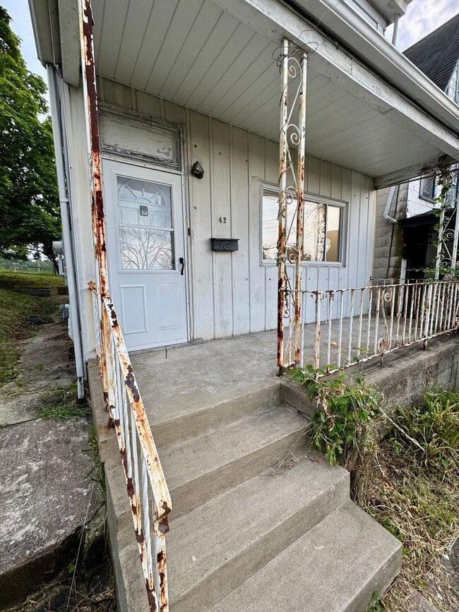 Building Photo - 42 Climax St
