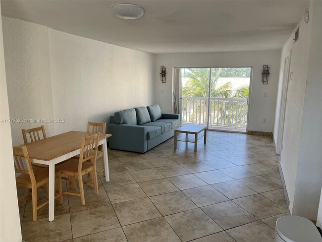 Building Photo - 1357 Collins Ave